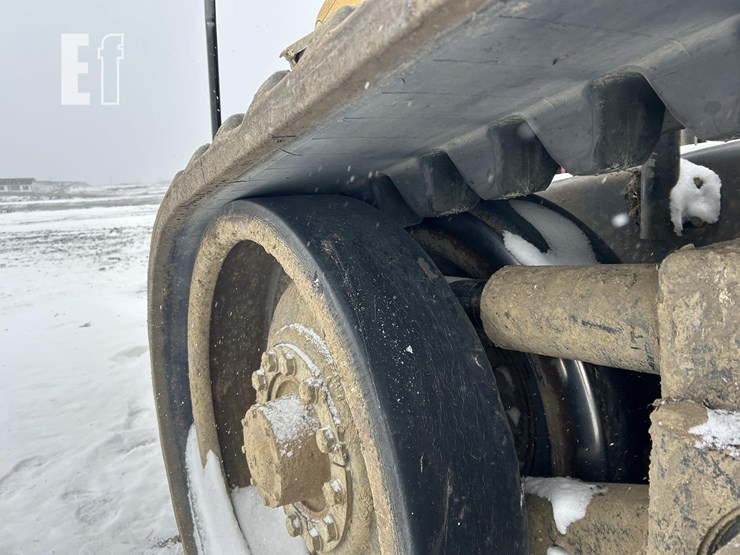 2004-challenger-mt855-image-30