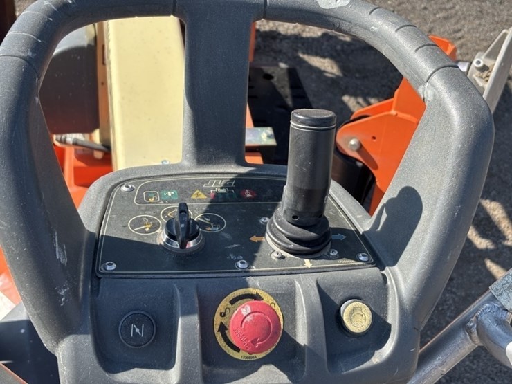 2023-jlg-t350-image-17