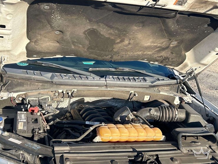 2016-ford-f-150-ext.-cab-pickup-truck-image-9