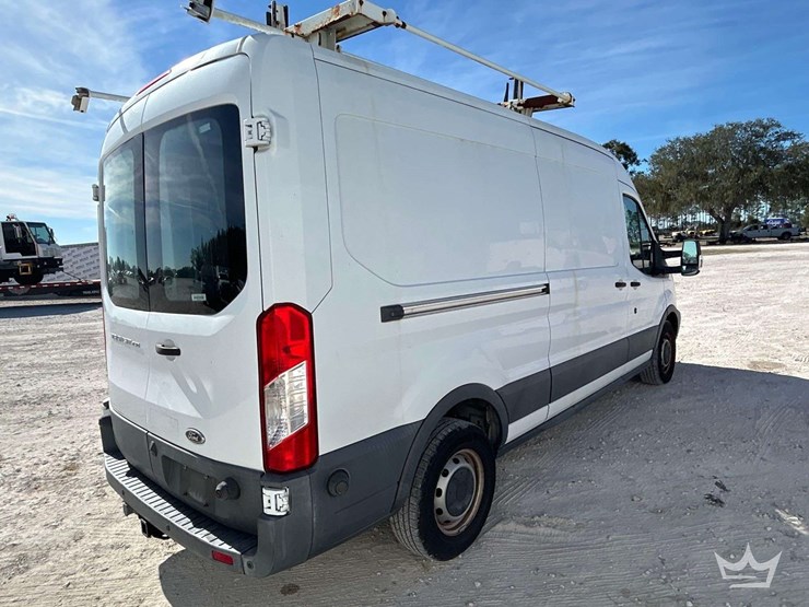 2017-ford-transit-250-cargo-van-image-3