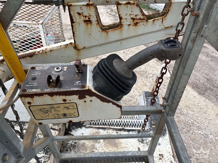 2016-ford-f-550-altec-at233p-35ft-bucket-truck-image-19