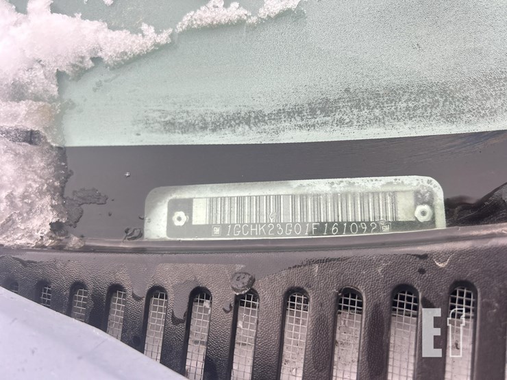 2001-chevrolet-silverado-2500hd-image-11