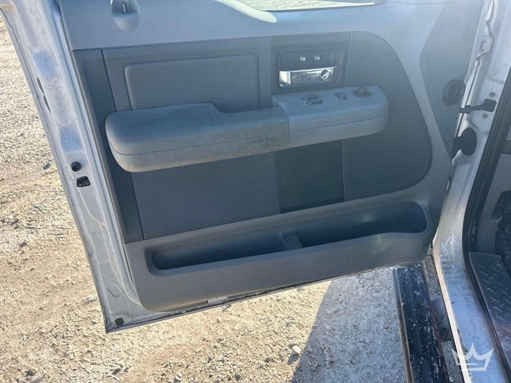 2007-ford-f-150-ext.-cab-pickup-truck-image-8