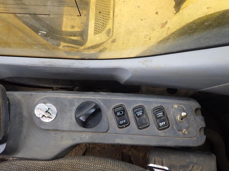 komatsu-pc228us-lc-3-image-29