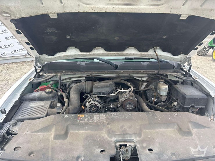 2013-chevrolet-silverado-1500-pickup-truck-image-9