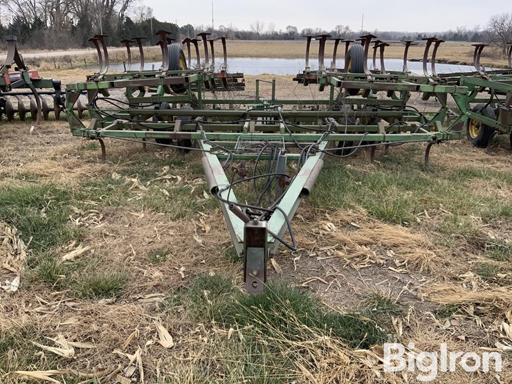 john-deere-25-image-2