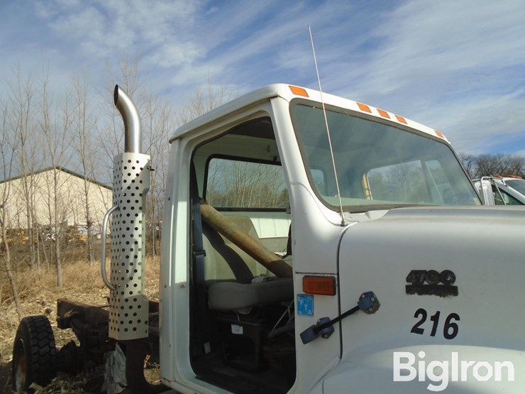 international-4700-image-14