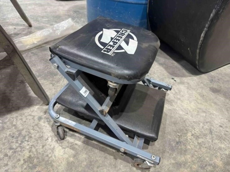 rolling-creeper-stool-image-2