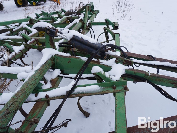 john-deere-24-image-19