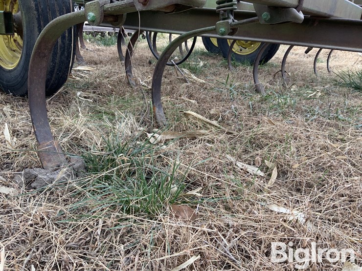 john-deere-18-image-13