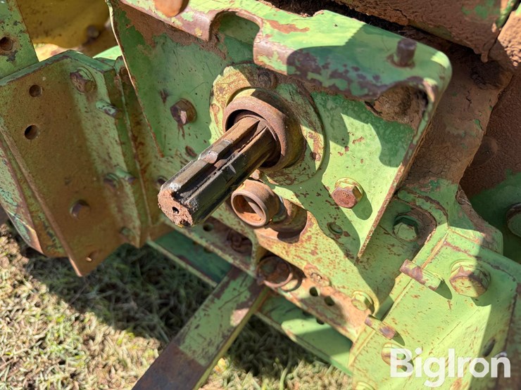 john-deere-2010-image-12