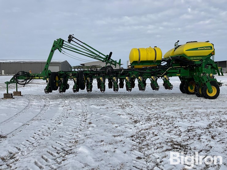 2010-john-deere-1770nt-image-8