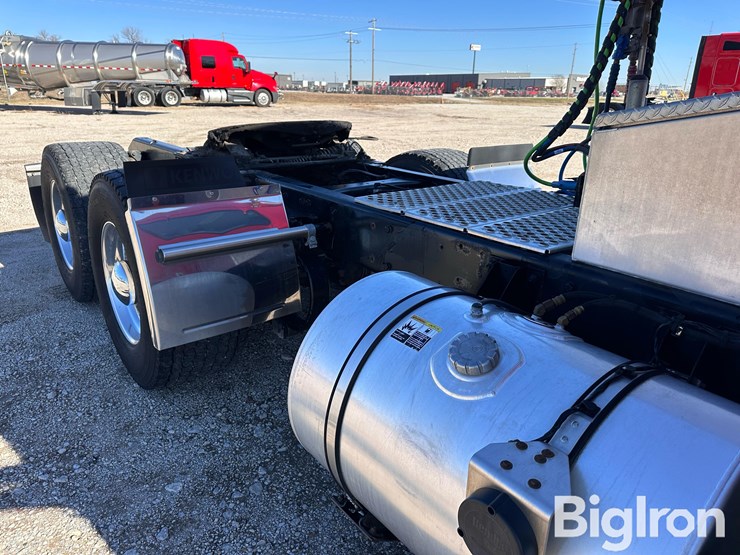 2019-kenworth-t680-image-18