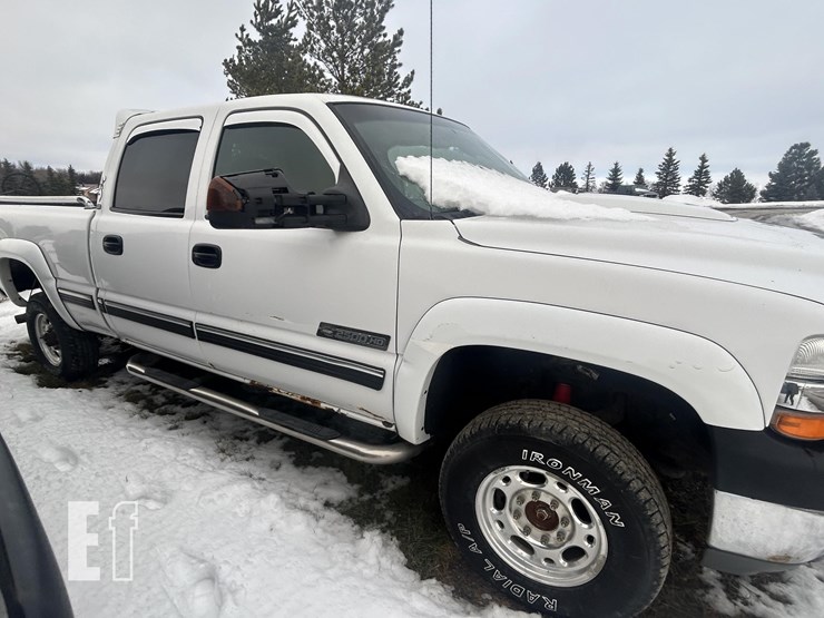 2001-chevrolet-silverado-2500hd-image-3