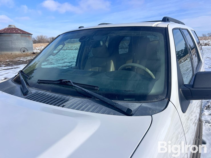 ford-expedition-xlt-image-16