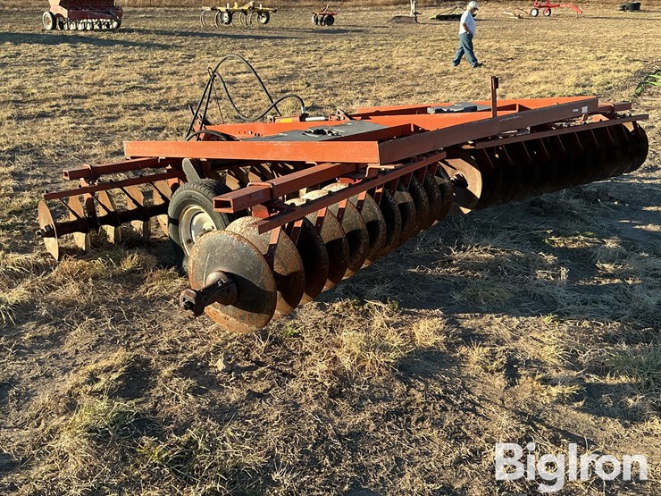 international-370-image-7