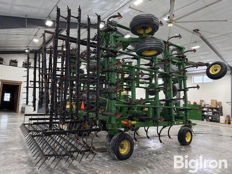 john-deere-2210-image-5