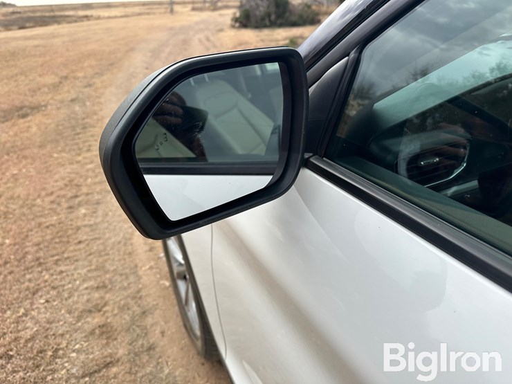 ford-explorer-xlt-image-16