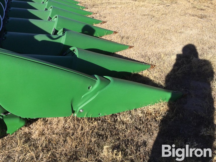 2020-john-deere-716c-image-16