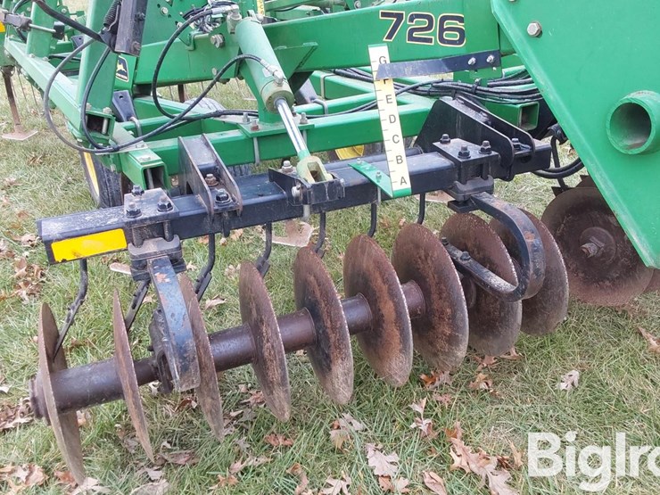 john-deere-726-image-15