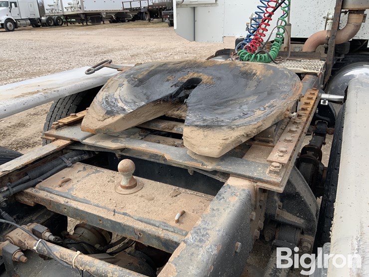 2009-peterbilt-386-image-10