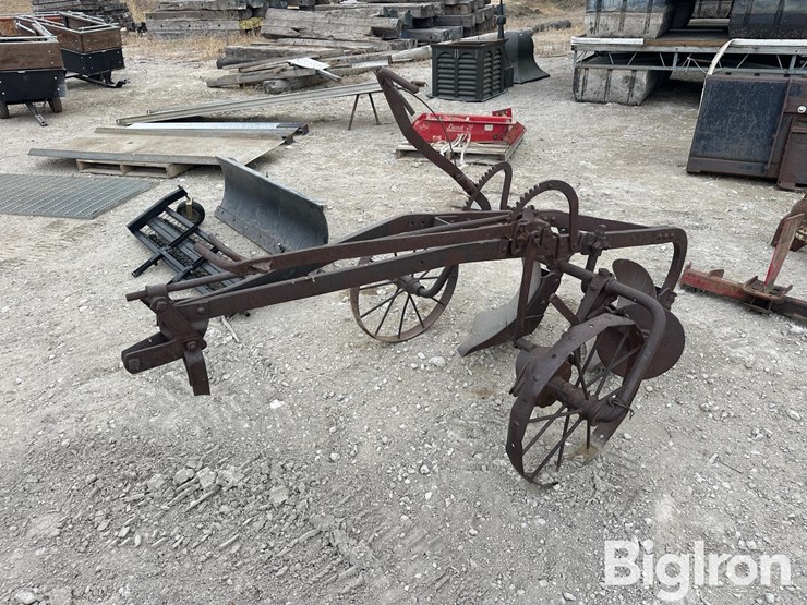 john-deere-2-image-1