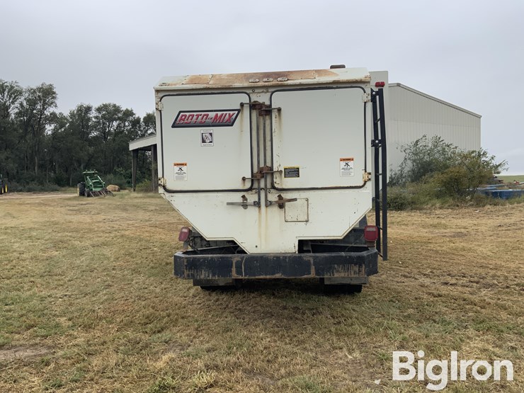 international-7400-image-6