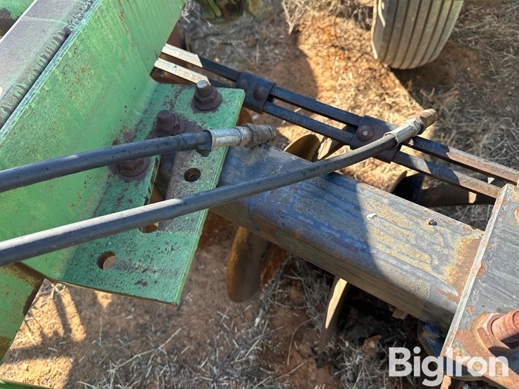 john-deere-235-image-14