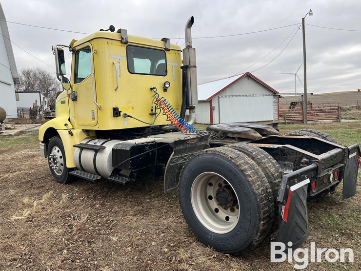 international-2001-image-7