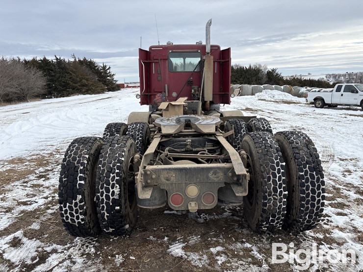 freightliner-columbia-120-image-6