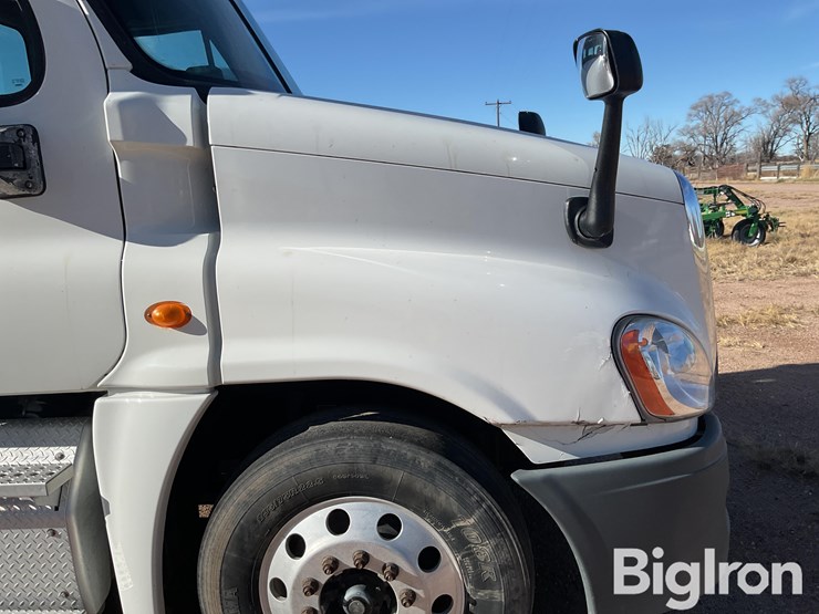 freightliner-cascadia-125-image-17