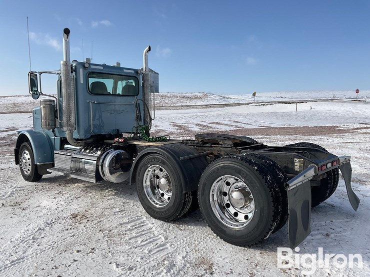 2018-peterbilt-389-image-7
