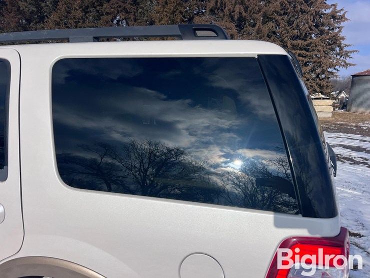 ford-expedition-xlt-image-9