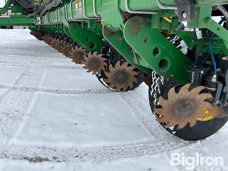 2010-john-deere-1770nt-image-16