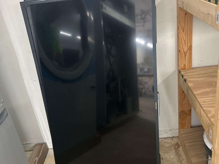 misc-televisions-and-computer-monitors-with-mounts-image-15