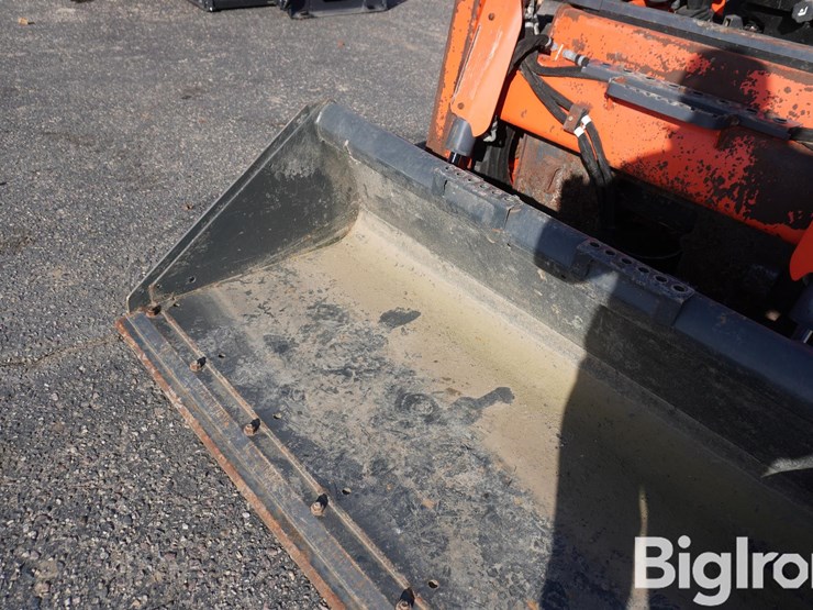 kubota-ssv65-image-18