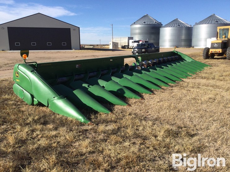 2020-john-deere-716c-image-1