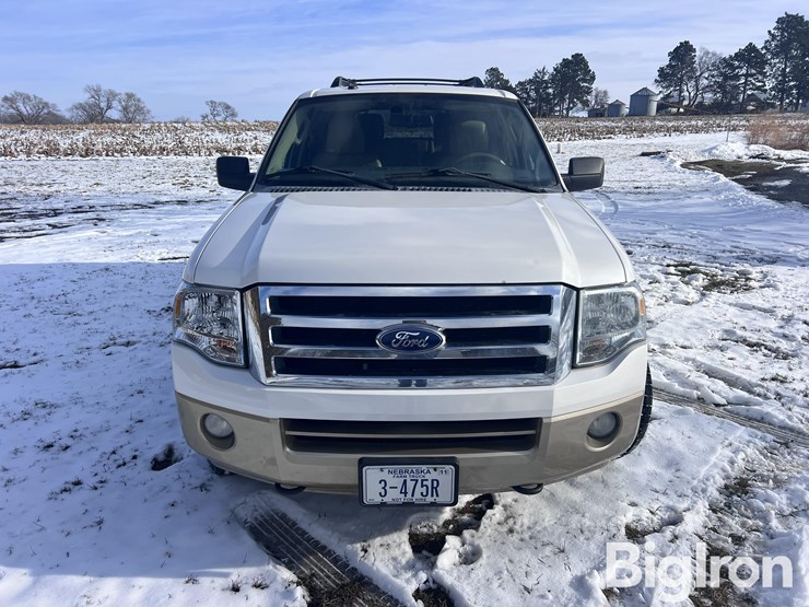 ford-expedition-xlt-image-2