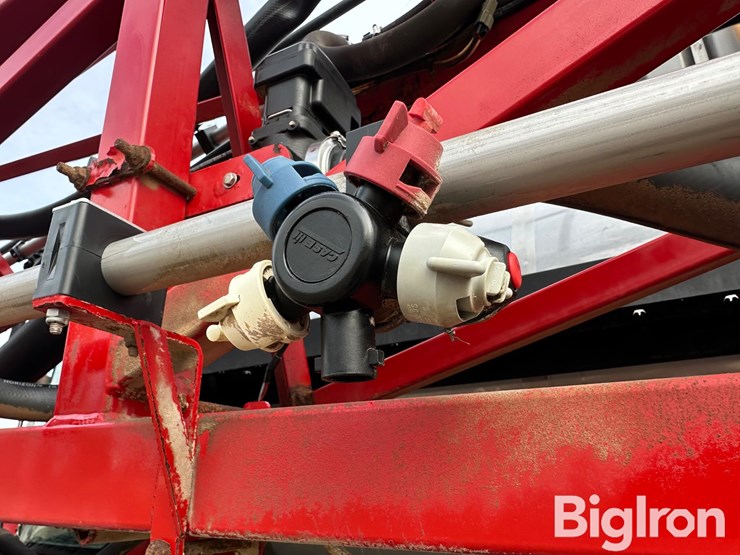 case-ih-patriot-4420-image-15