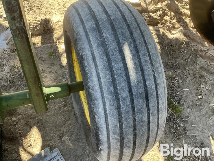 john-deere-235-image-19