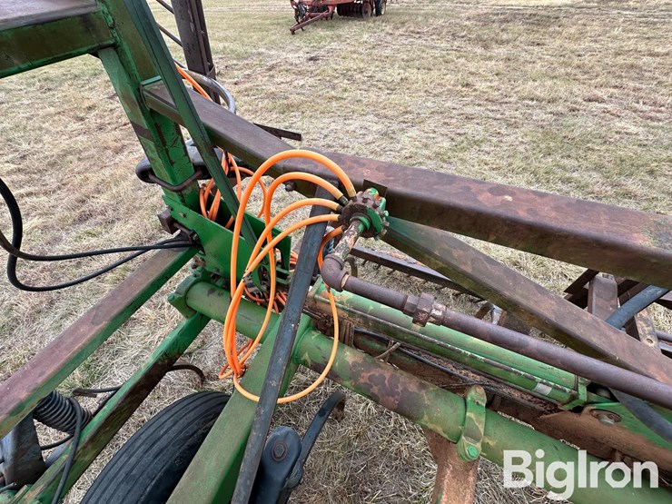 john-deere-680-image-17