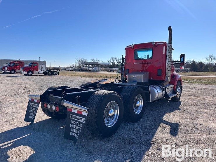 2019-kenworth-t680-image-5
