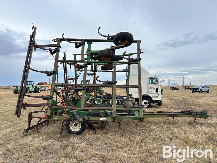 john-deere-680-image-4