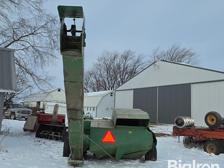 john-deere-300-image-6