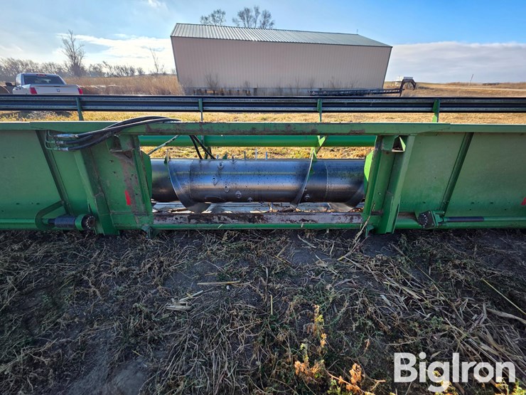 john-deere-224-image-9