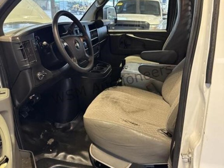 chevrolet-express-2500-image-25