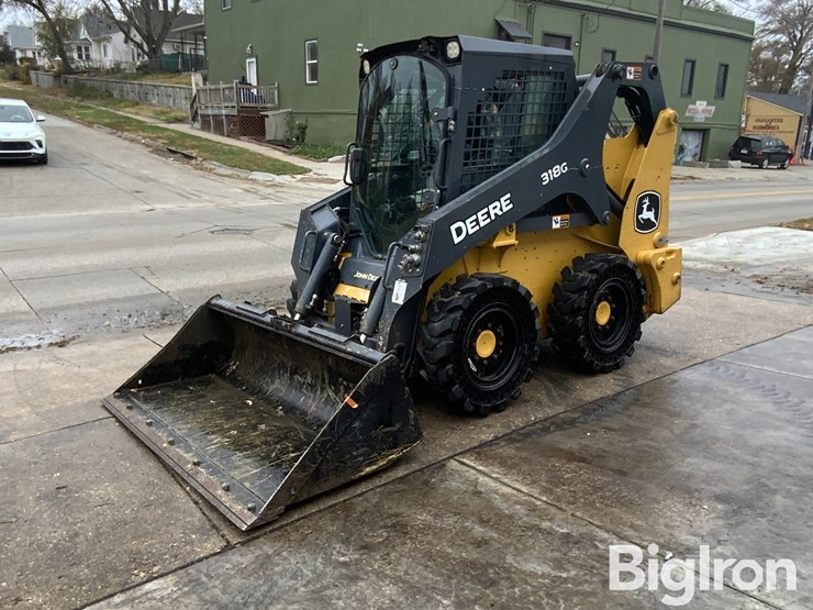 deere-318g-image-1