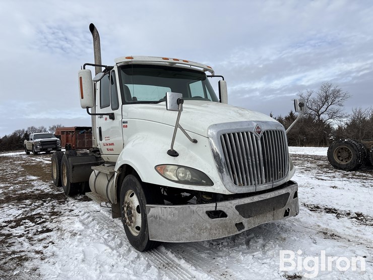 2011-international-prostar-image-3