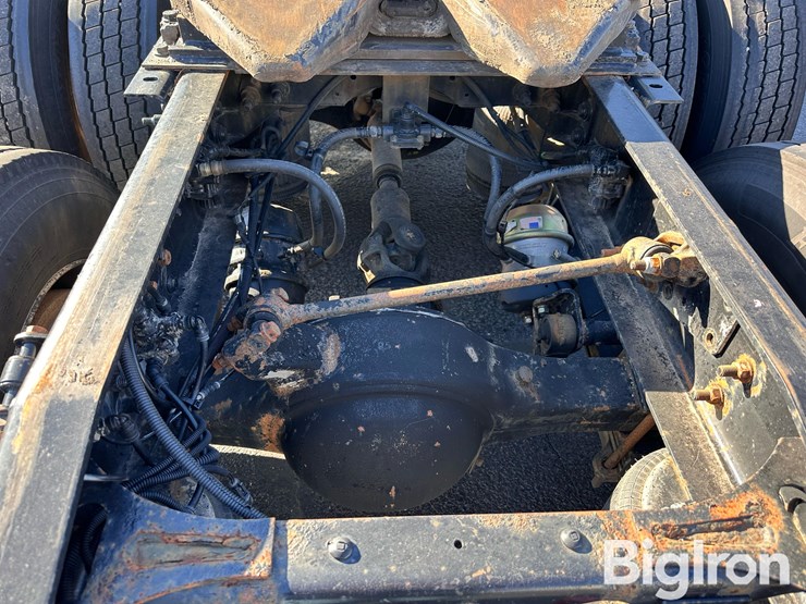 2016-international-prostar-image-15