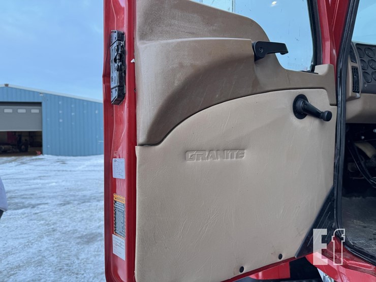 2004-mack-granite-cv713-image-33